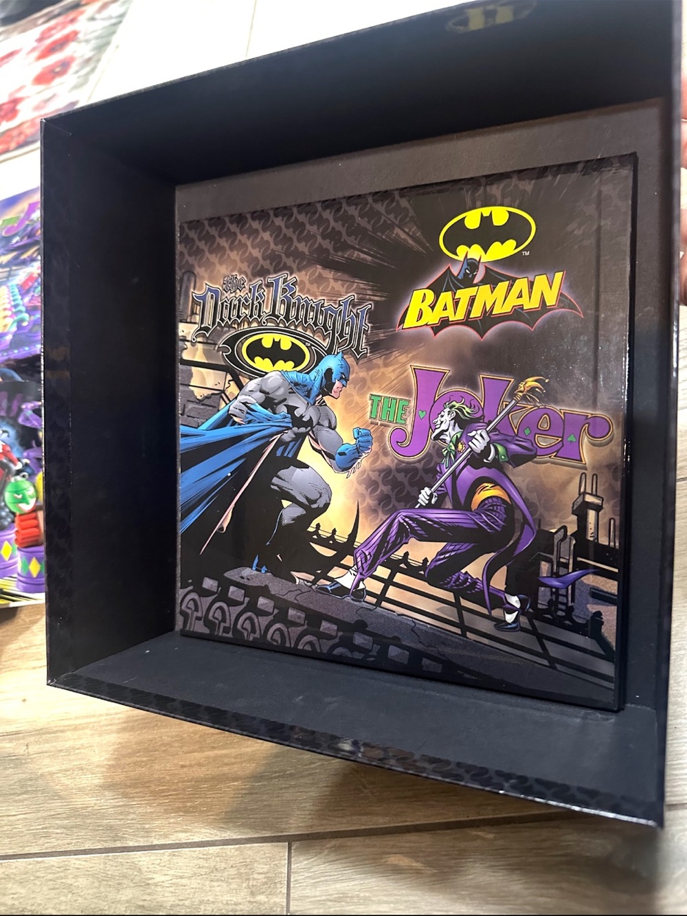 Batman Chess Set - The Joker Edition (Purple, Black, Yellow) - Picture 6 of 6